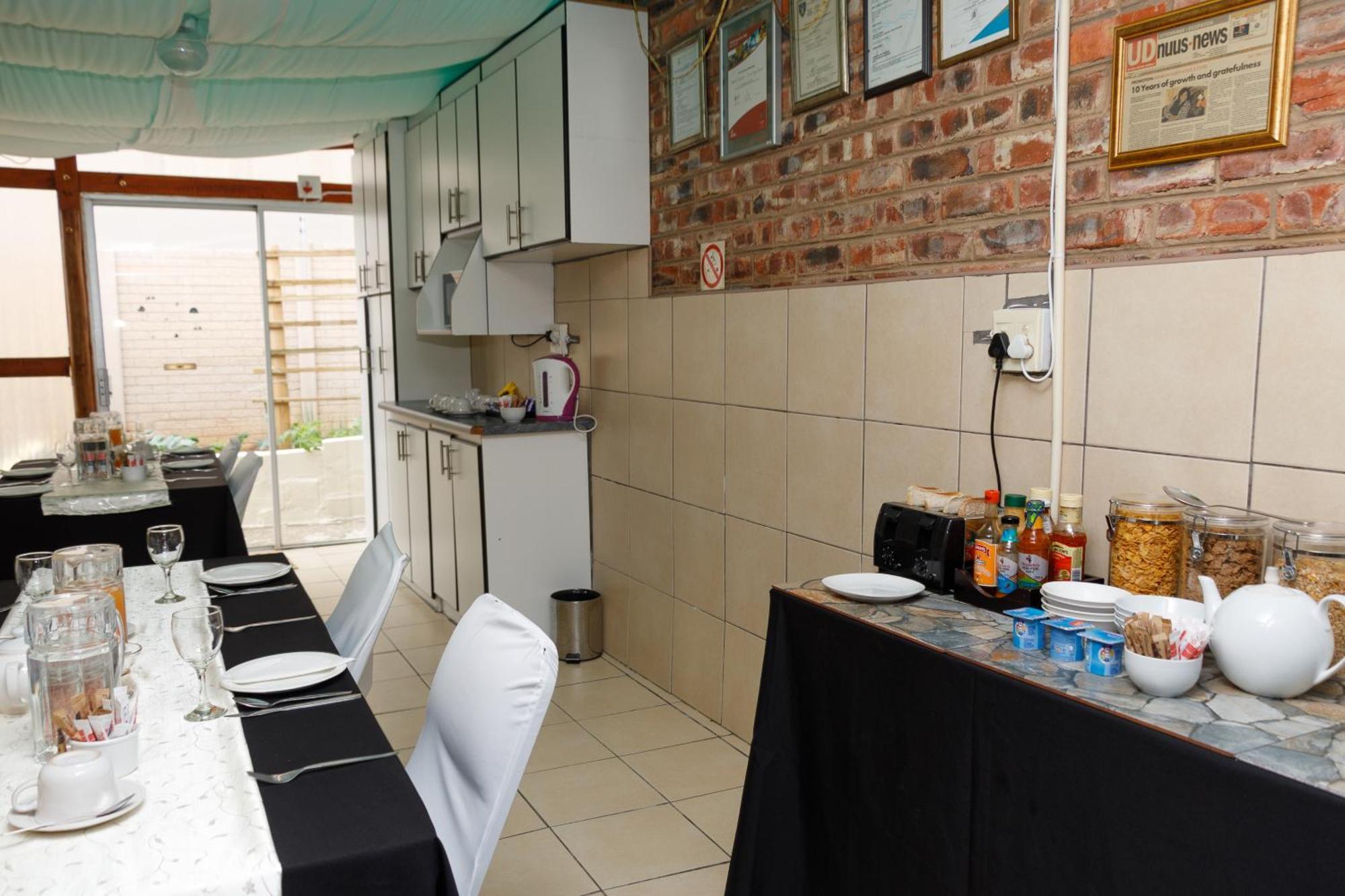 Rainbow Guest House And Tours Uitenhage Екстер'єр фото